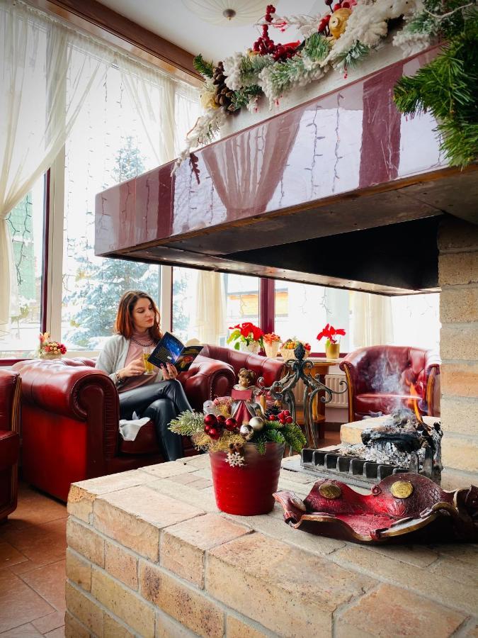 ホテル Casa Jasmine ブラショフ エクステリア 写真
